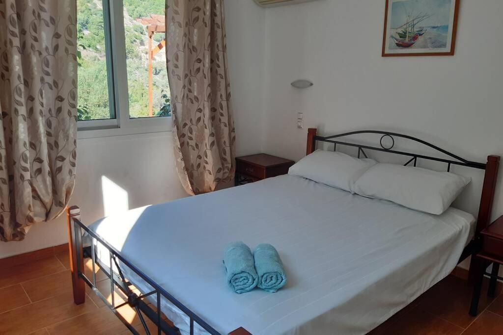 Villa Sunrise With Stunning Views And Private Pool Katokhorion  Exterior photo